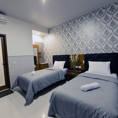 Le Lima Hotel Kuta Lombok Exterior foto
