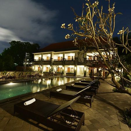 Le Lima Hotel Kuta Lombok Exterior foto