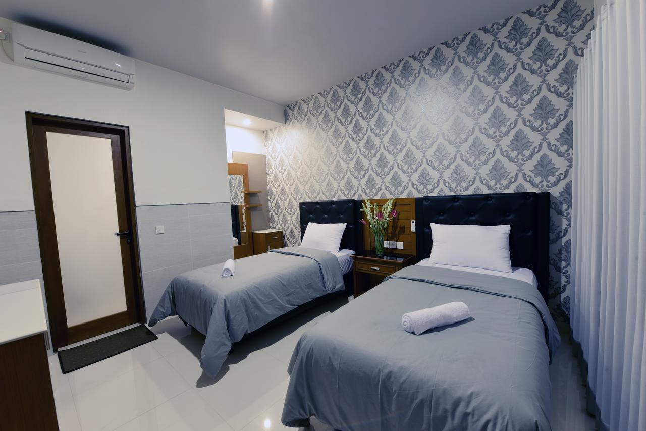 Le Lima Hotel Kuta Lombok Exterior foto