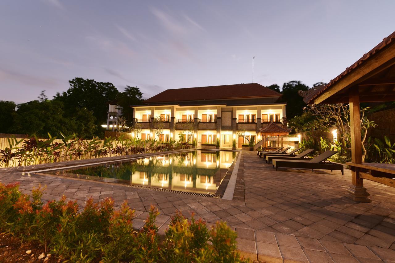 Le Lima Hotel Kuta Lombok Exterior foto