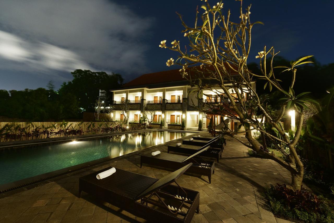 Le Lima Hotel Kuta Lombok Exterior foto