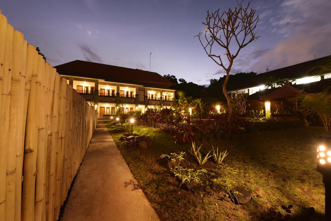Le Lima Hotel Kuta Lombok Exterior foto